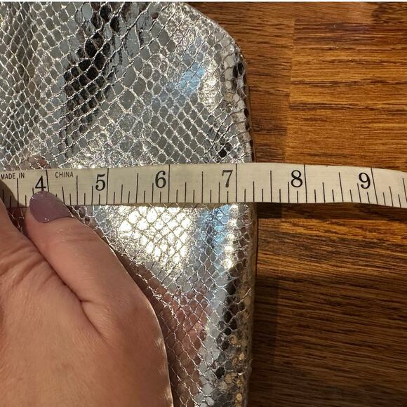 Steve Madden Women's Newlyn Croc Print Kitten Heel Boot Silver Sz 6.5 NWOB - Picture 11 of 12